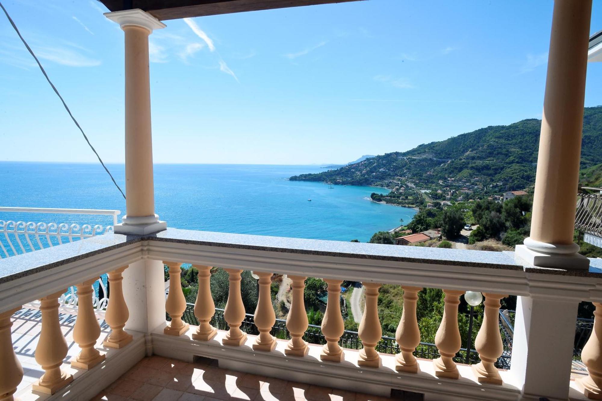 Avocado Villa Ventimiglia Exterior photo